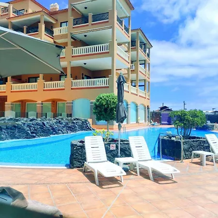 아파트 El Nautico Suites, The Beachfront Paradise