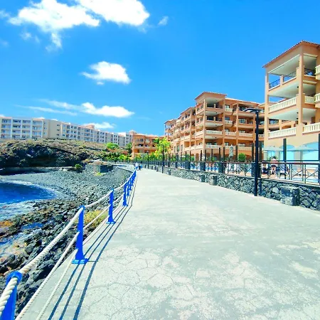 El Nautico Suites, The Beachfront Paradise Apartment *