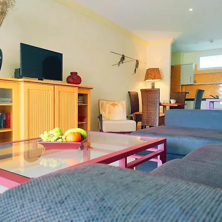 El Nautico Suites, The Beachfront Paradise 아파트