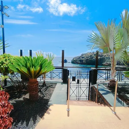 아파트 El Nautico Suites, The Beachfront Paradise *