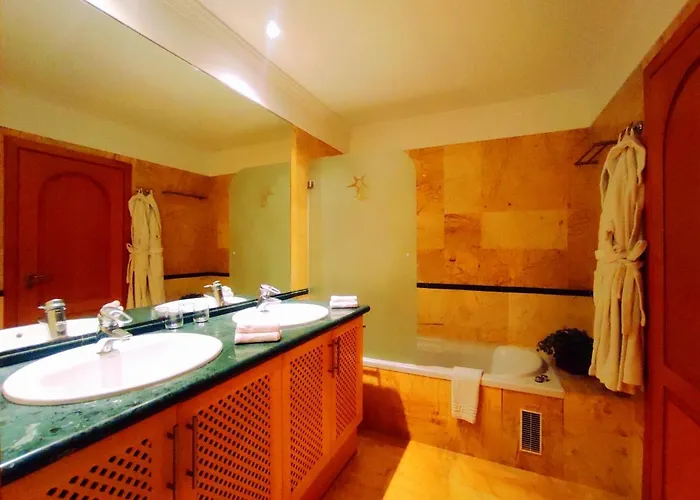 Apartamento El Nautico Suites, The Beachfront Paradise *